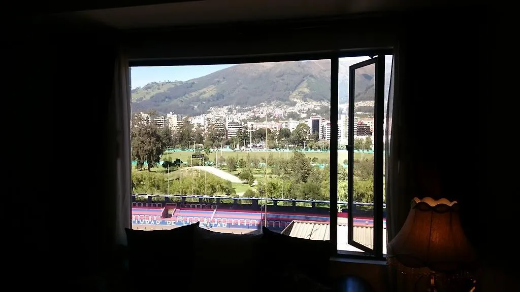 Luxury Apartment La Carolina Кито