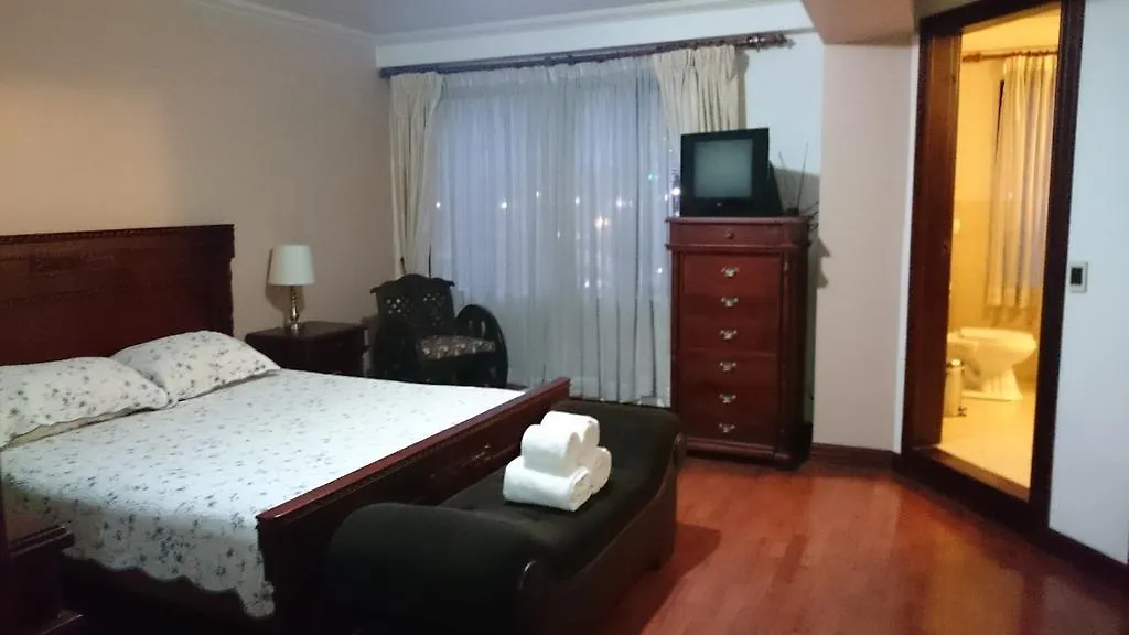 Luxury Apartment La Carolina Кито