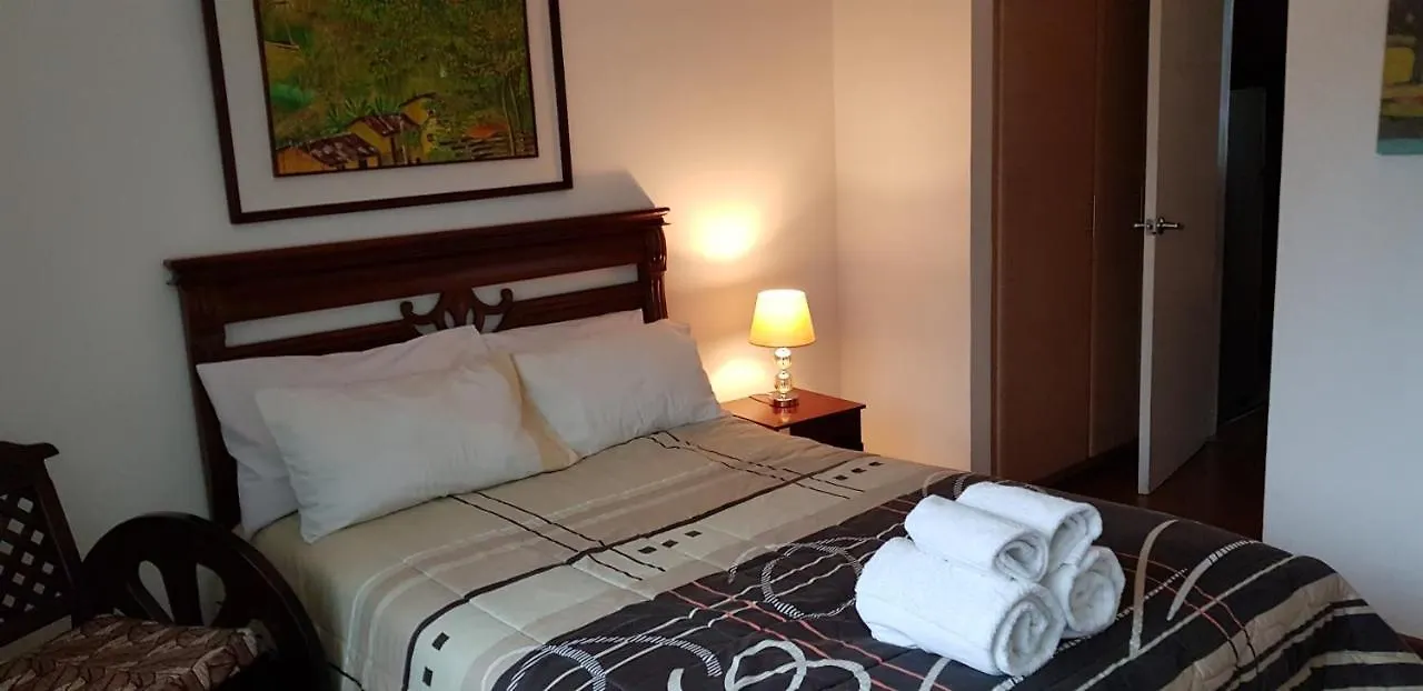 Luxury Apartment La Carolina Кито